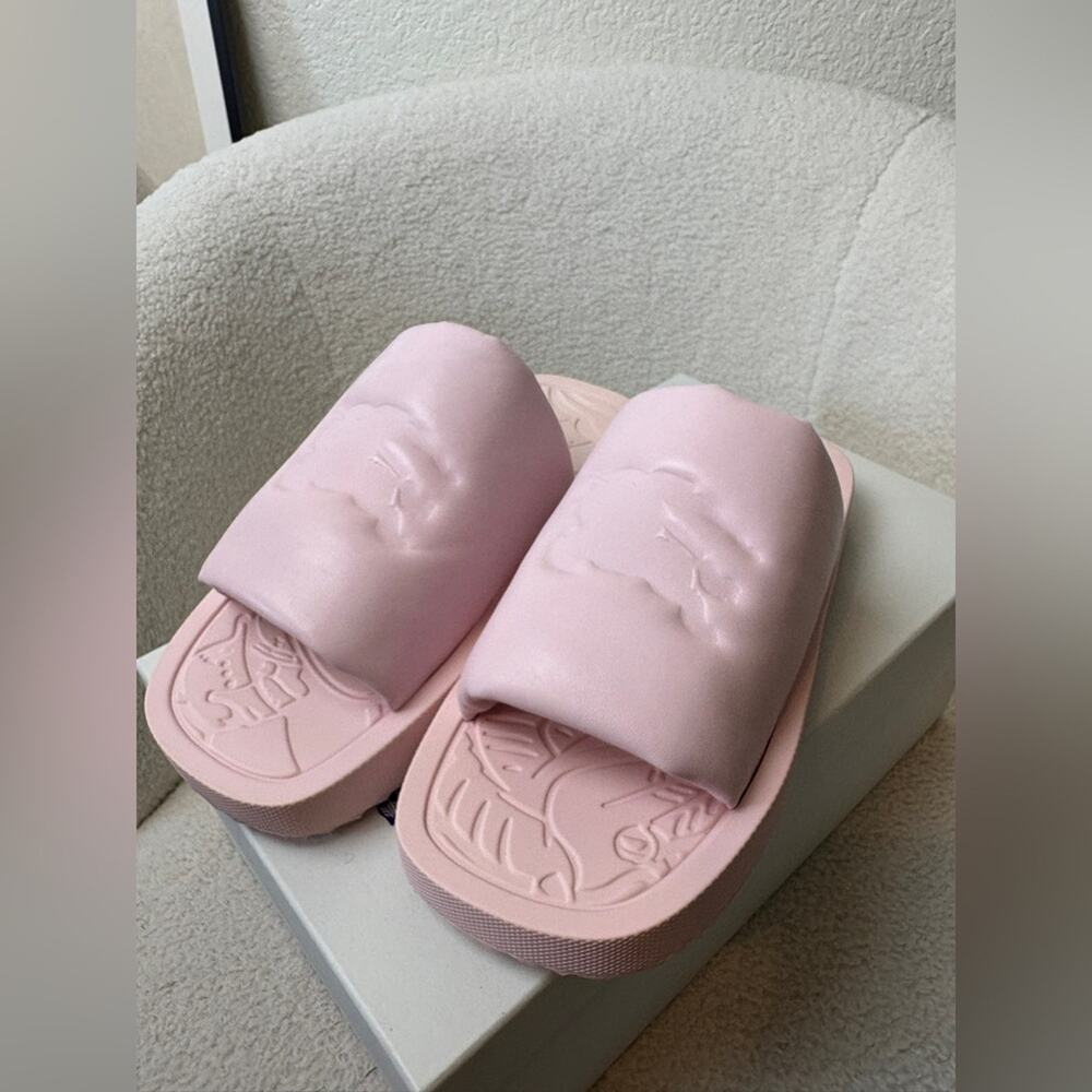 Burberry Women's EKD Lambskin Slides Size 38 - Picture 2 of 6